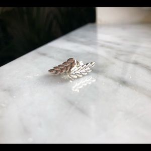 Pandora Jewelry - Pandora Grain Leaf Studs Pandora Jewelry - Pandora Grain Leaf Studs